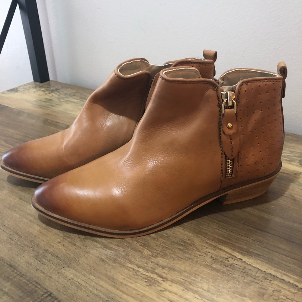 ROOLEE Tan ankle booties